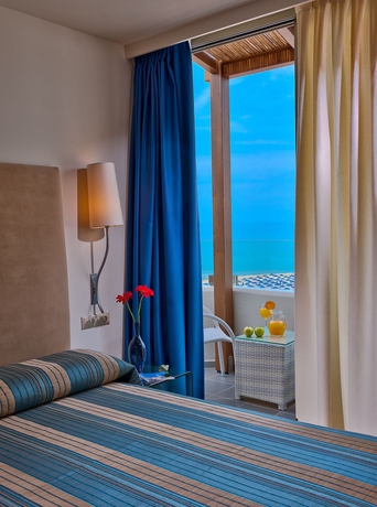 Imagen general del Hotel Kriti Beach. Foto 3