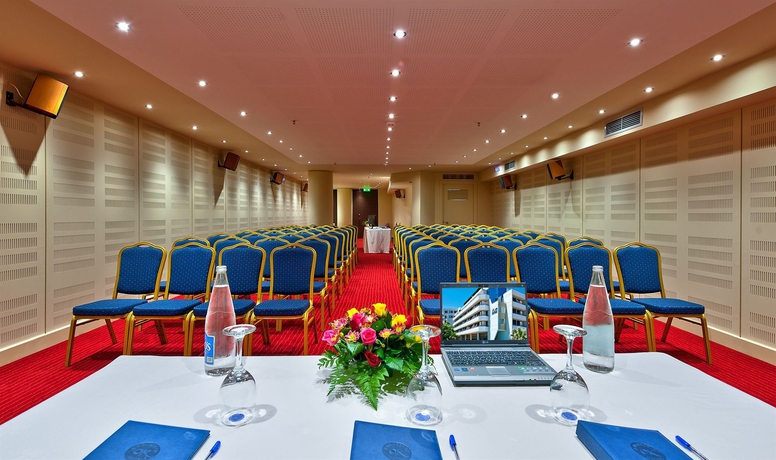 Imagen de los interiores del Hotel Kriti Beach. Foto 9