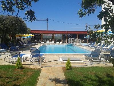 Imagen de la piscina del Hotel Krits Apartments. Foto 4