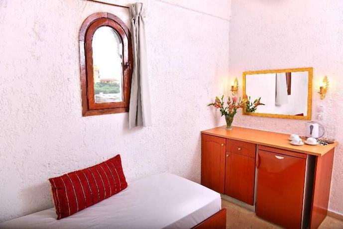 Imagen de la habitación del Hotel Krits. Foto 9