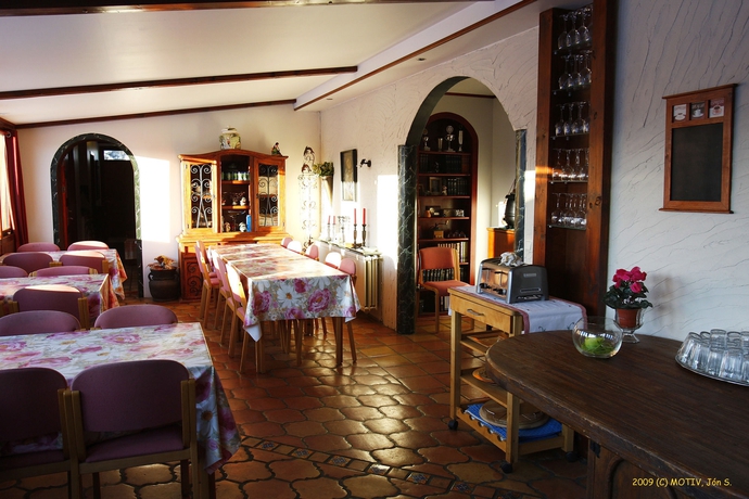 Imagen del bar/restaurante del Hotel Kriunes - A City By The Lake. Foto 2