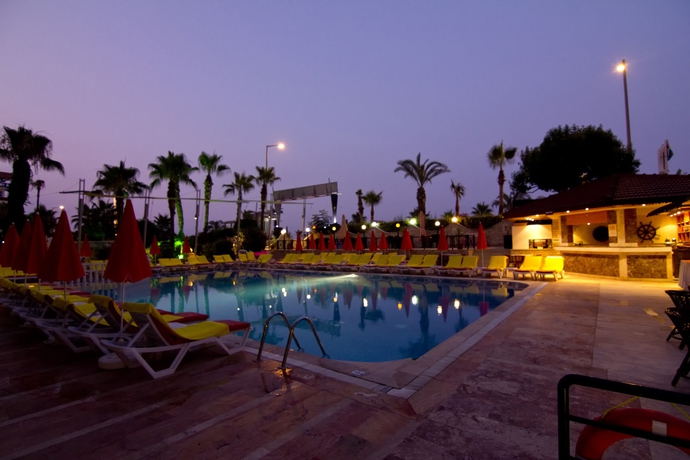 Imagen de la piscina del Hotel Krizantem - All Inclusive. Foto 14