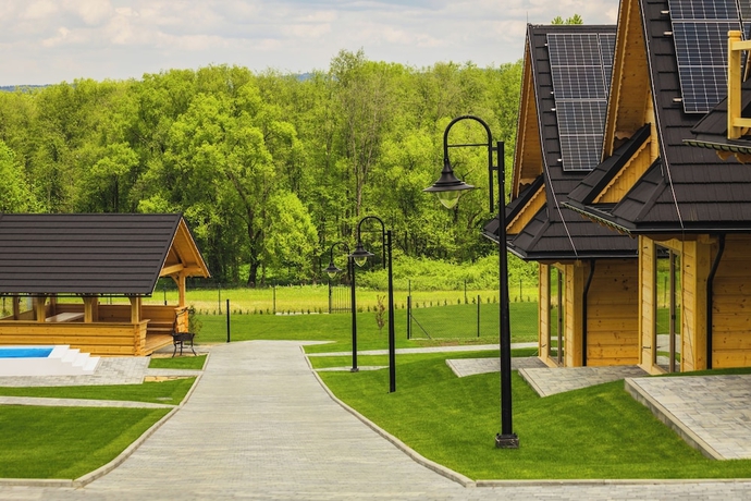 Imagen de los exteriores del Hotel Krokusowa Dolina Wioska Pod Tatrami. Foto 14