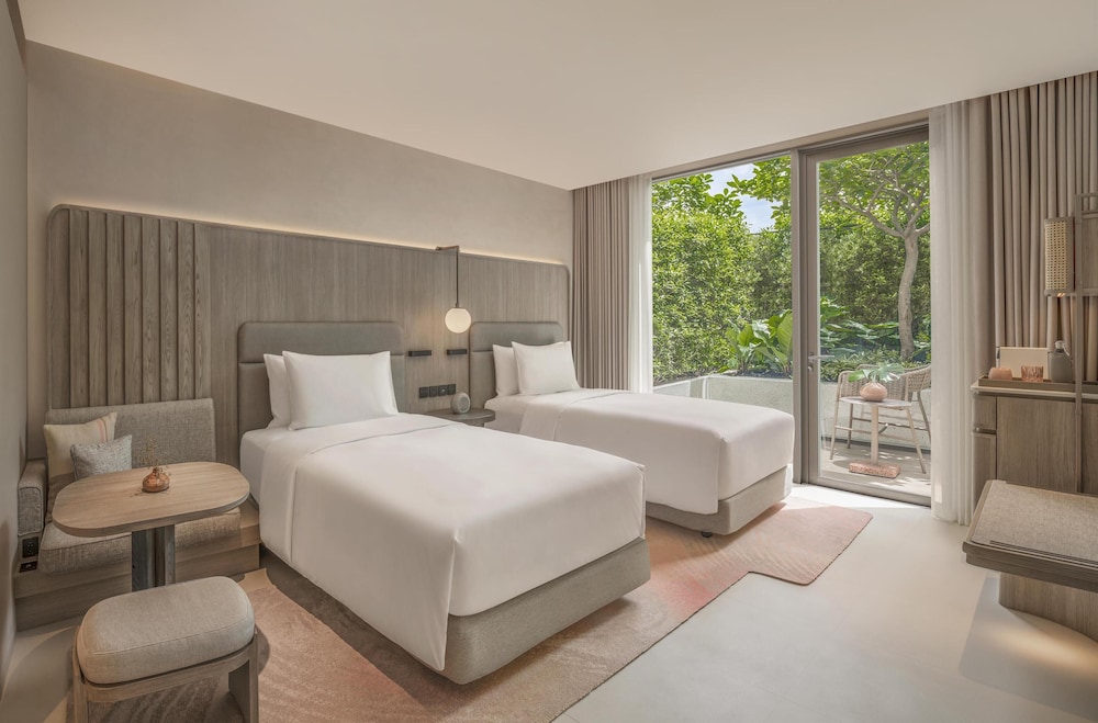 Imagen de la habitación del Hotel Kromo Bangkok, Curio Collection By Hilton. Foto 5