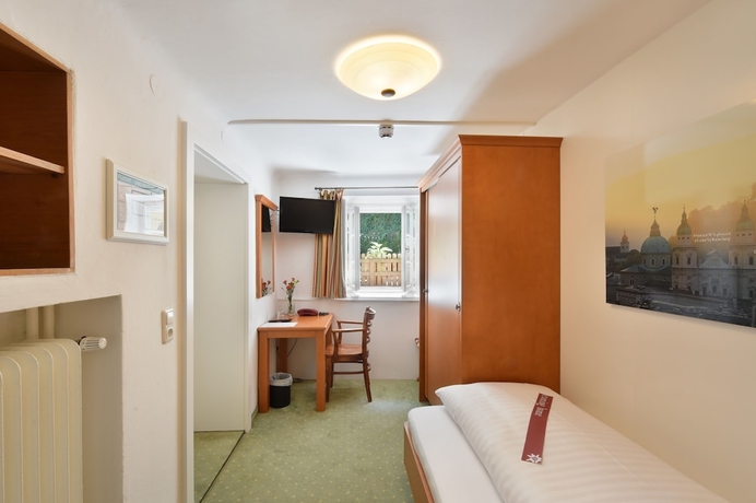 Imagen de la habitación del Hotel Krone 1512. Foto 6