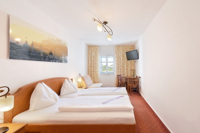 Imagen de la habitación del Hotel Krone 1512. Foto 8