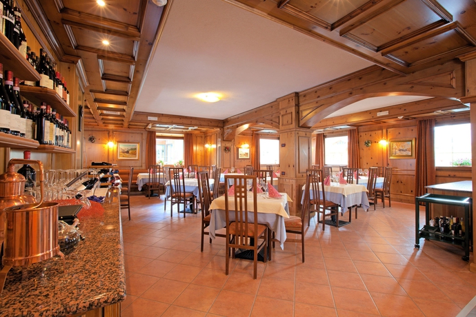 Imagen del bar/restaurante del Hotel Krone, Livigno. Foto 4