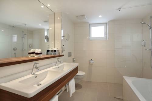 Imagen de la habitación del Hotel Krone, Tubinga. Foto 6