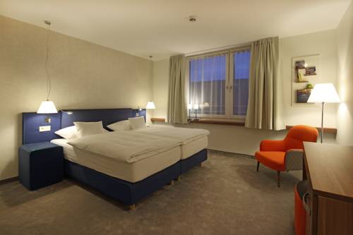 Imagen de la habitación del Hotel Krone, Tubinga. Foto 12