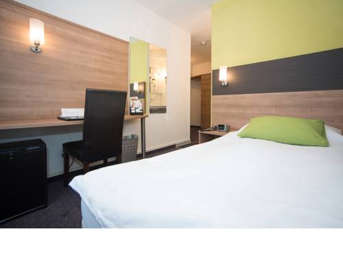 Imagen de la habitación del Hotel Kronenhof, SCHAFFHAUSEN. Foto 13
