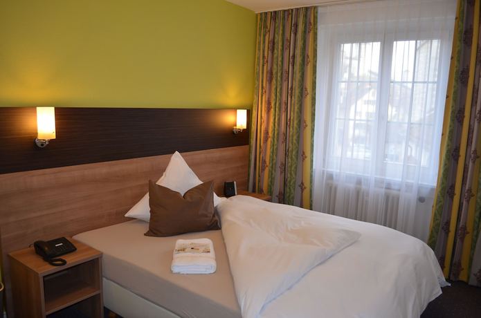 Imagen de la habitación del Hotel Kronenhof, SCHAFFHAUSEN. Foto 2