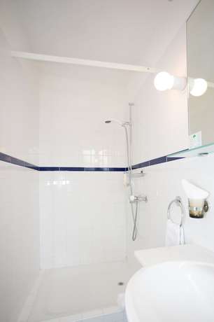 Imagen de la habitación del Hotel Kronenhof, SCHAFFHAUSEN. Foto 3