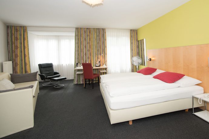 Imagen de la habitación del Hotel Kronenhof, SCHAFFHAUSEN. Foto 4