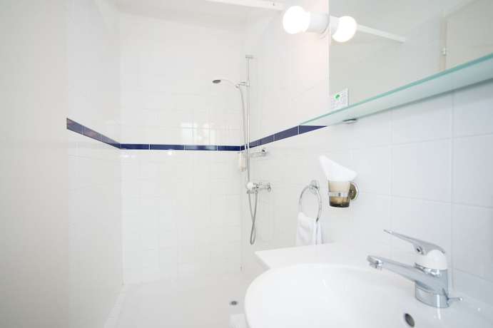 Imagen de la habitación del Hotel Kronenhof, SCHAFFHAUSEN. Foto 11