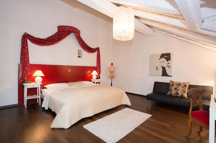 Imagen de la habitación del Hotel Kronenhof, SCHAFFHAUSEN. Foto 17
