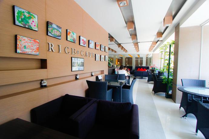 Imagen del bar/restaurante del Hotel Krongthong Mansion and. Foto 5