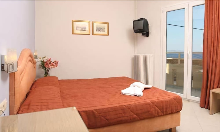 Imagen de la habitación del Hotel Kronos, Heraklion. Foto 3