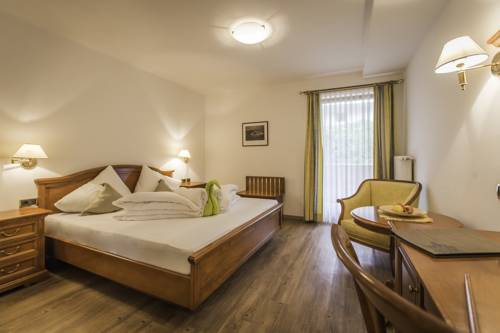 Imagen de la habitación del Hotel Kronplatz-resort Kristall. Foto 9