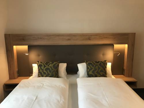 Imagen de la habitación del Hotel Kronprinz. Foto 3