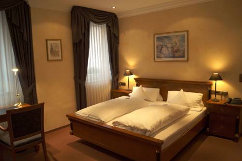 Imagen de la habitación del Hotel Kronprinz. Foto 9