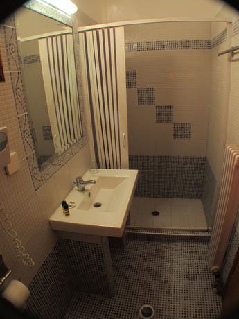 Imagen de la habitación del Hotel Kroupi. Foto 17