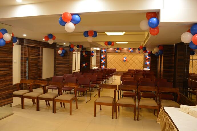 Imagen general del Hotel Krrish Clarks Inn. Foto 8