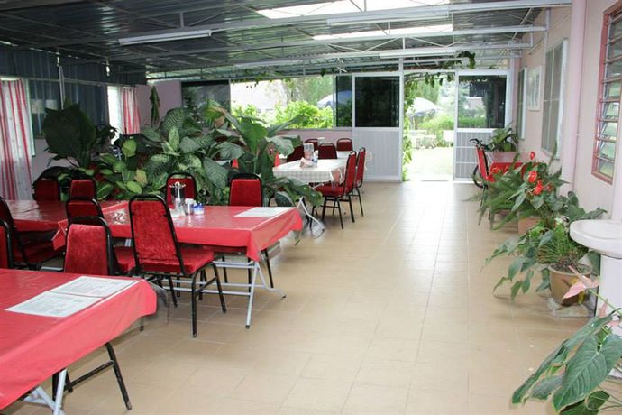 Imagen de los exteriores del Hotel Krs Pines. Foto 13