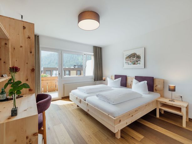 Imagen de la habitación del Hotel Kruezli. Foto 15