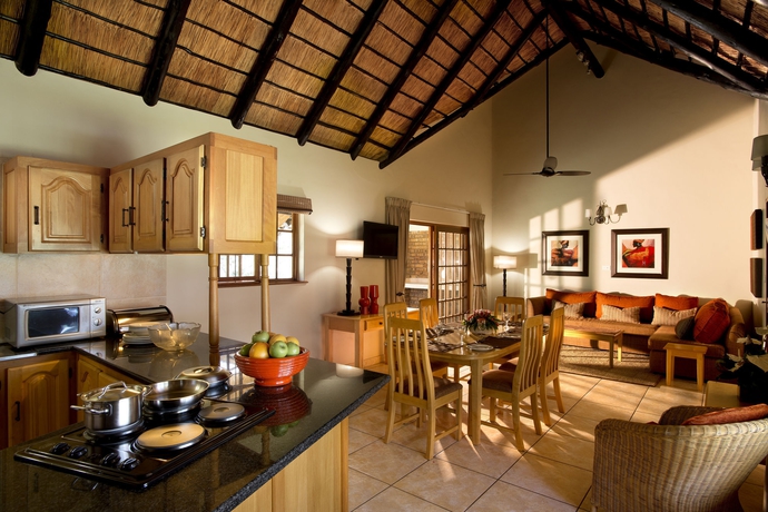 Imagen de los interiores del Hotel Kruger Park Lodge. Foto 11