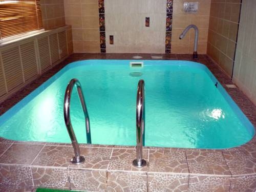 Imagen de la piscina del Hotel Kruiz Hotel. Foto 8