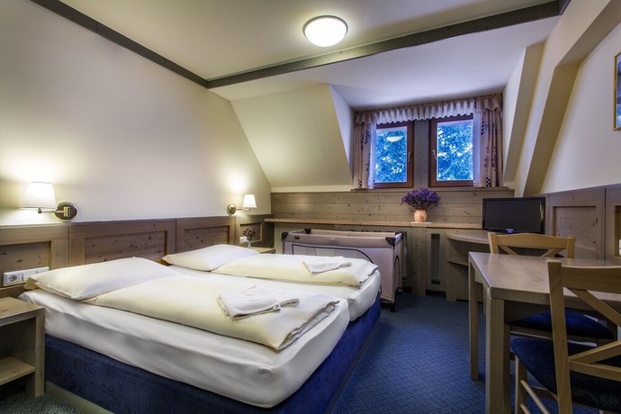Imagen de la habitación del Hotel Krvavec. Foto 15