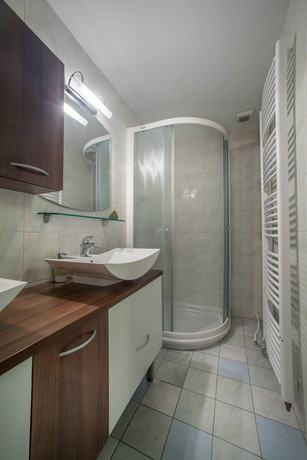 Imagen de la habitación del Hotel Krvavec. Foto 16