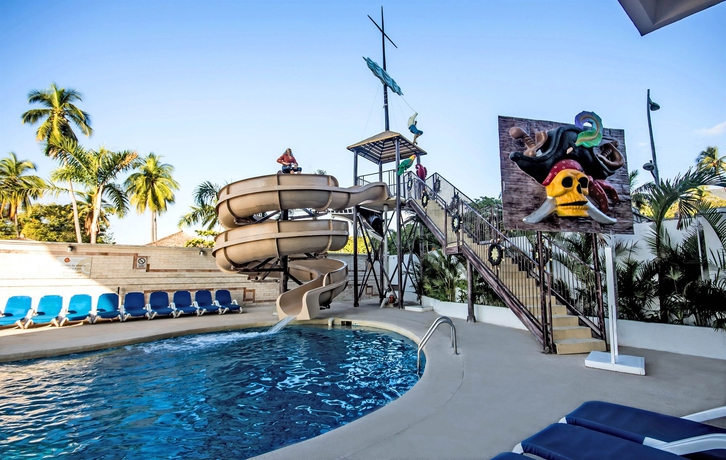 Imagen de la piscina del Hotel Krystal Beach Acapulco. Foto 14