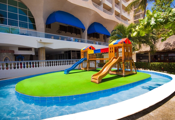 Imagen de los exteriores del Hotel Krystal Beach Acapulco. Foto 6