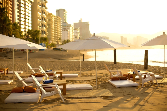Imagen de los exteriores del Hotel Krystal Beach Acapulco. Foto 8