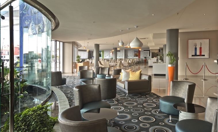 Imagen de los interiores del Hotel Krystal Beach. Foto 19