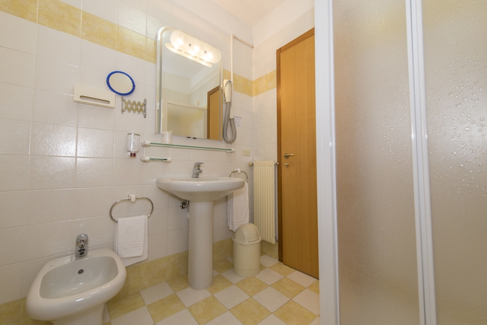 Imagen de la habitación del Hotel Krystal, Bussolengo. Foto 10