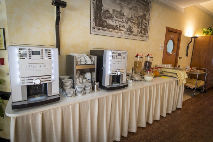 Imagen del bar/restaurante del Hotel Krystal, Bussolengo. Foto 5