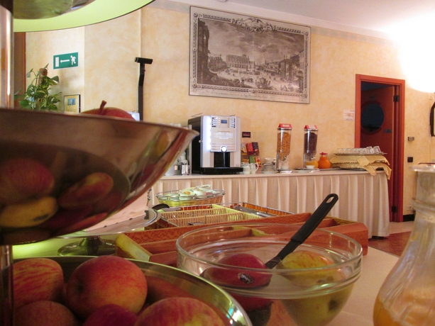 Imagen del bar/restaurante del Hotel Krystal, Bussolengo. Foto 8