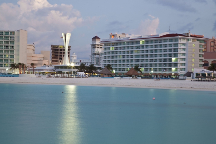 Imagen de los exteriores del Hotel Krystal Cancun. Foto 14