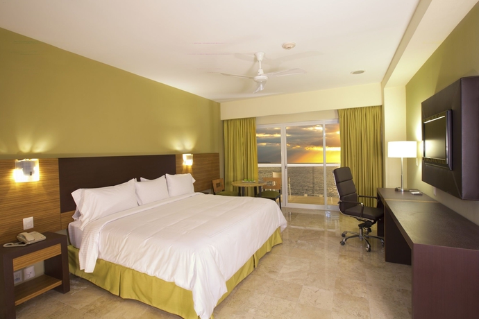 Imagen de la habitación del Hotel Krystal Grand Puerto Vallarta. Foto 4