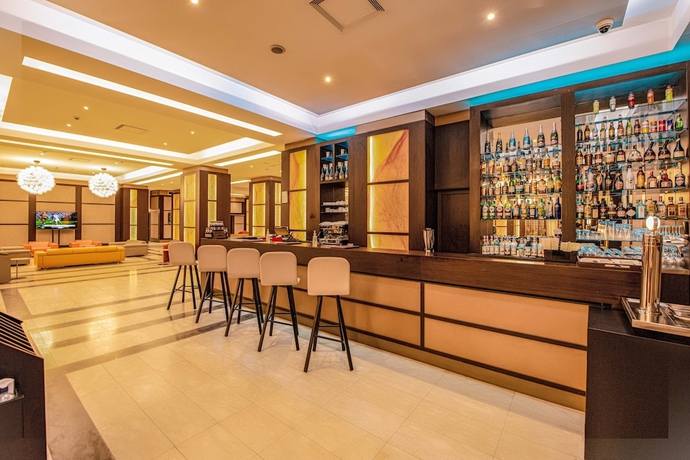 Imagen del bar/restaurante del Hotel Krystal Palace Douala. Foto 1