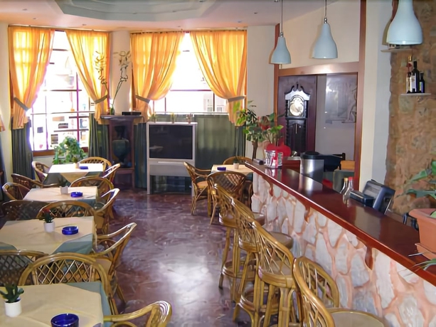 Imagen del bar/restaurante del Hotel Krystal, Sitia. Foto 2