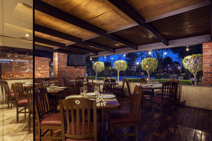 Imagen del bar/restaurante del Hotel Krystal Urban Aeropuerto Cd De Mexico. Foto 6