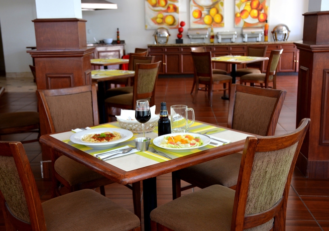 Imagen del bar/restaurante del Hotel Krystal Urban Ciudad Juárez By Us Consulate. Foto 2