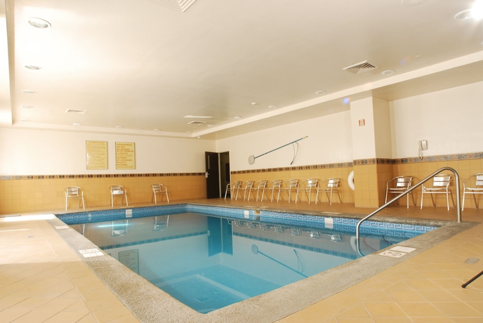 Imagen de la piscina del Hotel Krystal Urban Monterrey. Foto 15