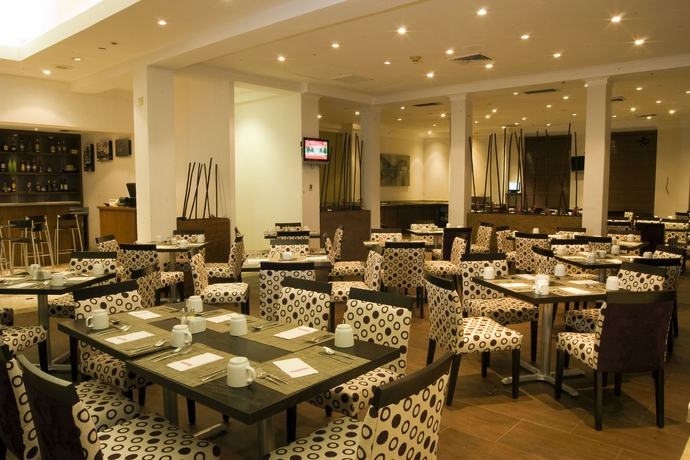 Imagen del bar/restaurante del Hotel Krystal Urban Monterrey. Foto 3