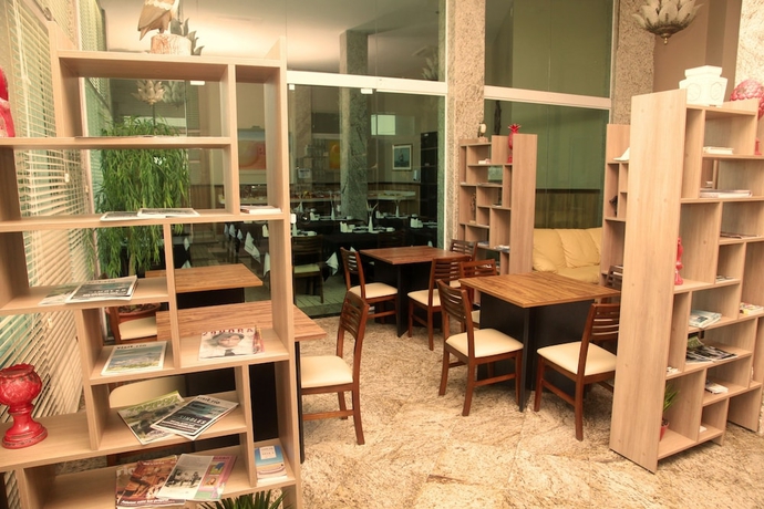 Imagen del bar/restaurante del Hotel Ks Beach. Foto 2