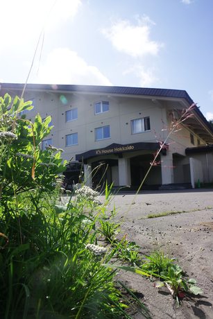 Imagen general del Hotel K\'s House Hokkaido - Asahidake Onsen Hostel. Foto 1