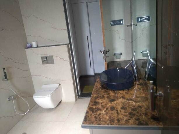 Imagen general del Hotel Ks Square And Banquets. Foto 8